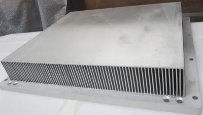 Perfiles de aluminio por encargo que raspan el intercambiador de calor del disipador de calor de aleta
